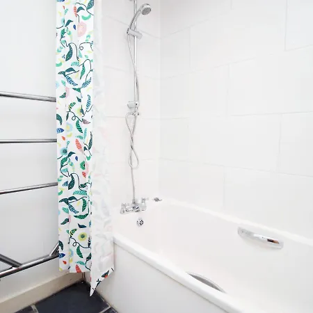 Spacious Bearpit By Jtb Stays Apartment *
